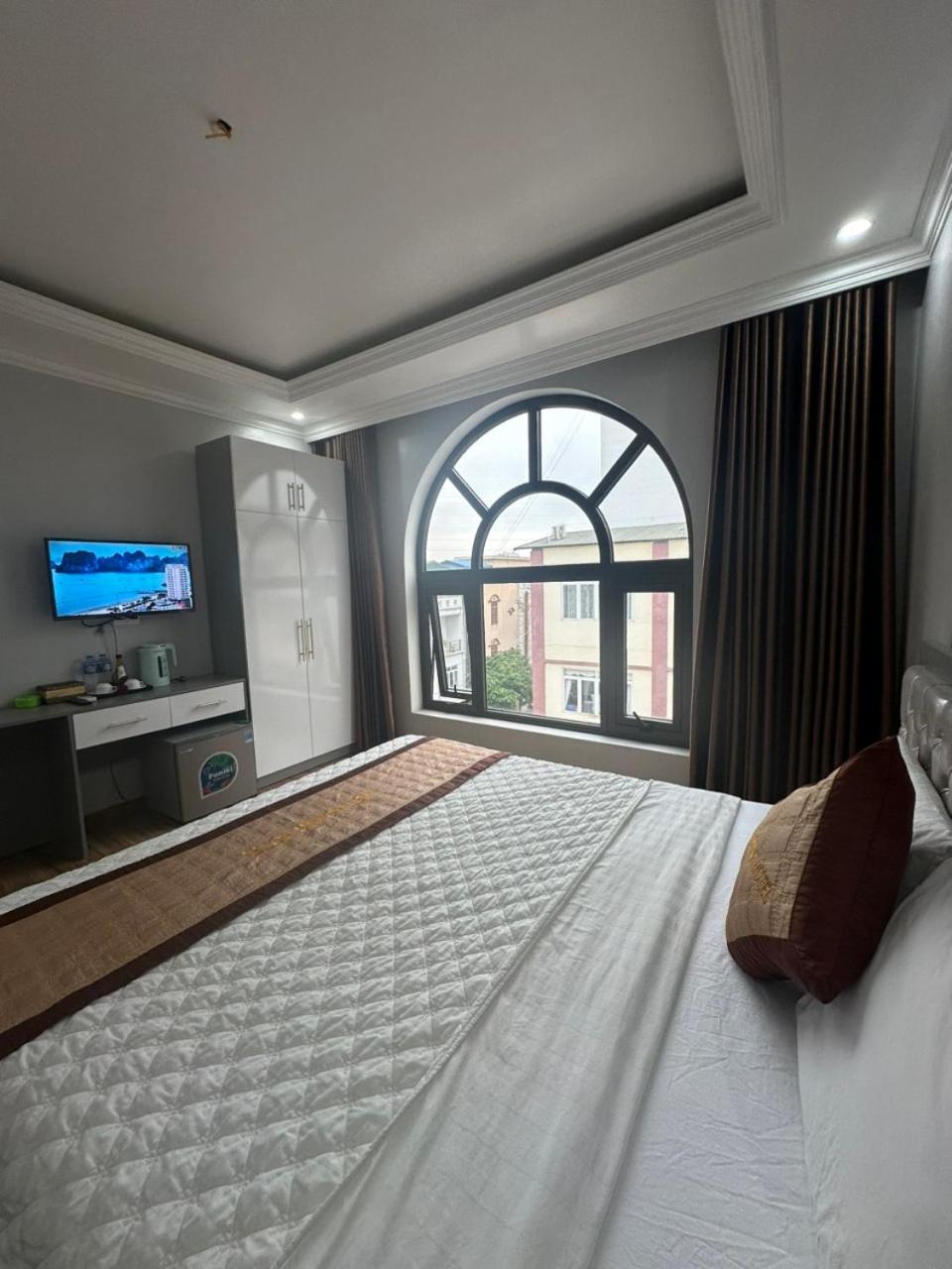 Viet Hoang Hotel ها لونغ المظهر الخارجي الصورة